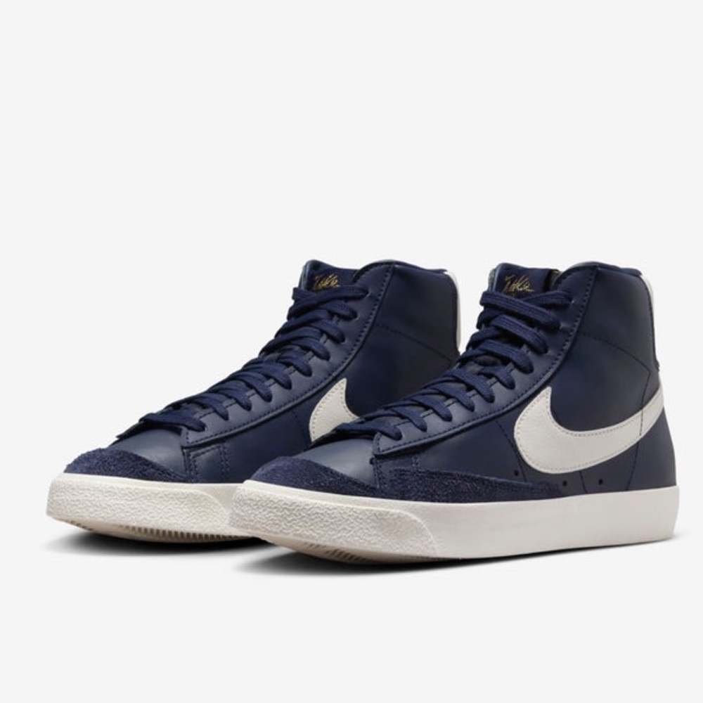 Nike "Blazer Mid '77" W - Obsidian / Phantom / Sail